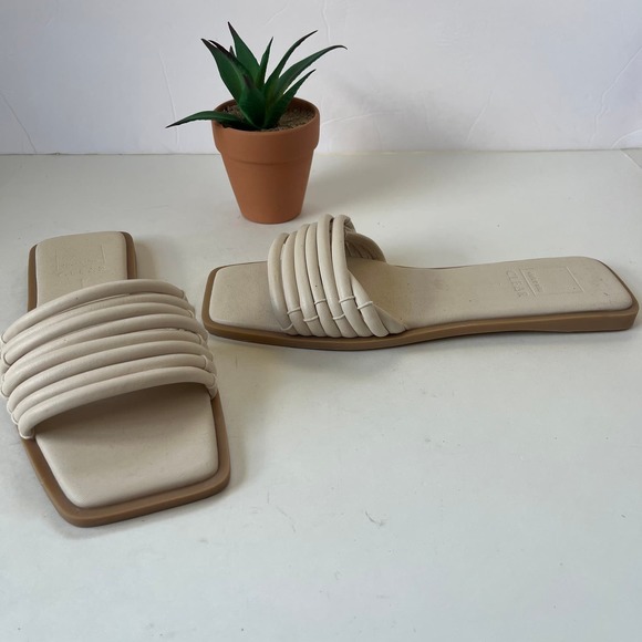 Dolce Vita NYX Flat Sandals Womens Shoes Sz 9 Cream Square Toe Slip On Strappy - Picture 10 of 11